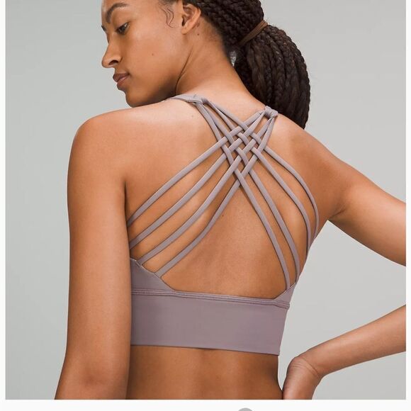 LuluLemon Free to Be High-Neck Longline Bra - Wild
Light Support, A/B Cup - Picture 1 of 13